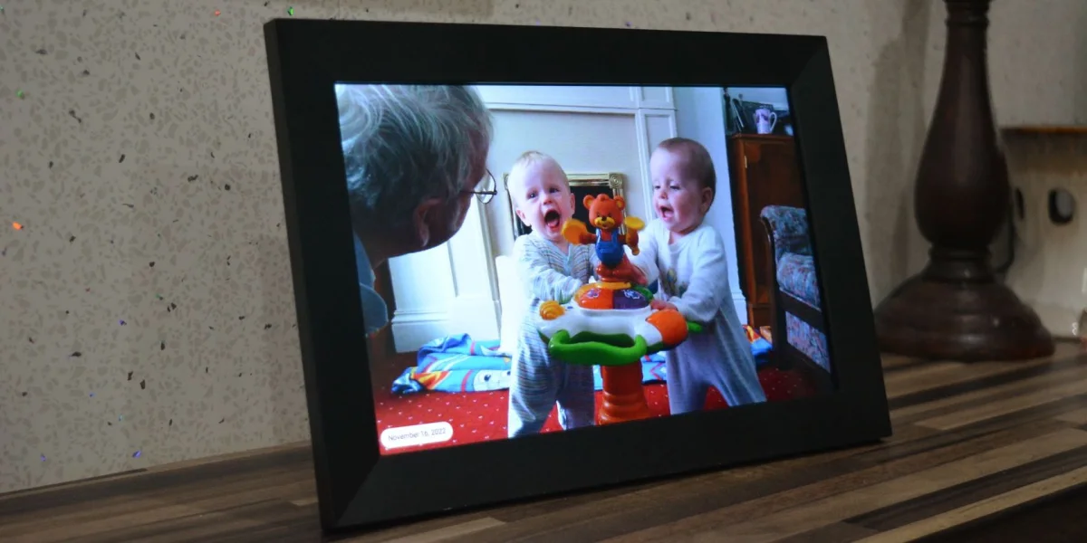Commercial Grade Wi-Fi Photo Frames